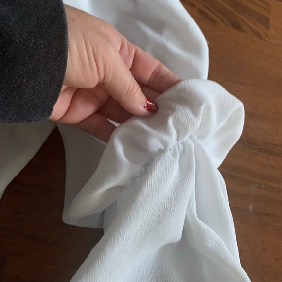 Large White Puff sleeve off the shoulder blouse by Charlotte Russe - Picture 5 of 6